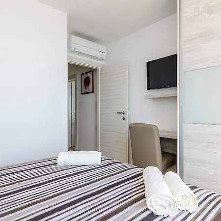 Apartmán Lazarin *